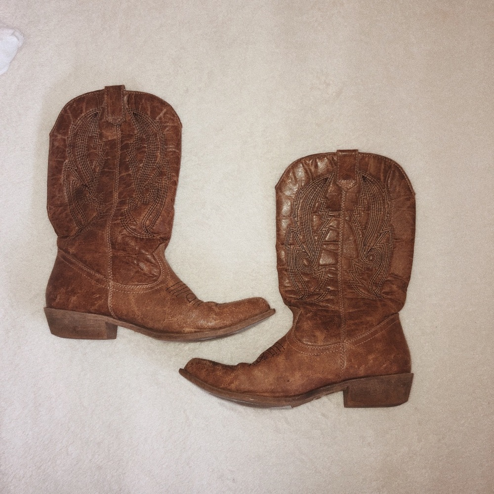 ✨Coconuts women’s gaucho cowboy boots ✨